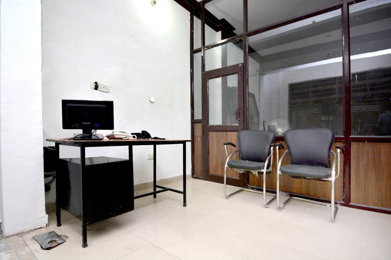 Oyo 40306 White House Otel Jalandhar Dış mekan fotoğraf