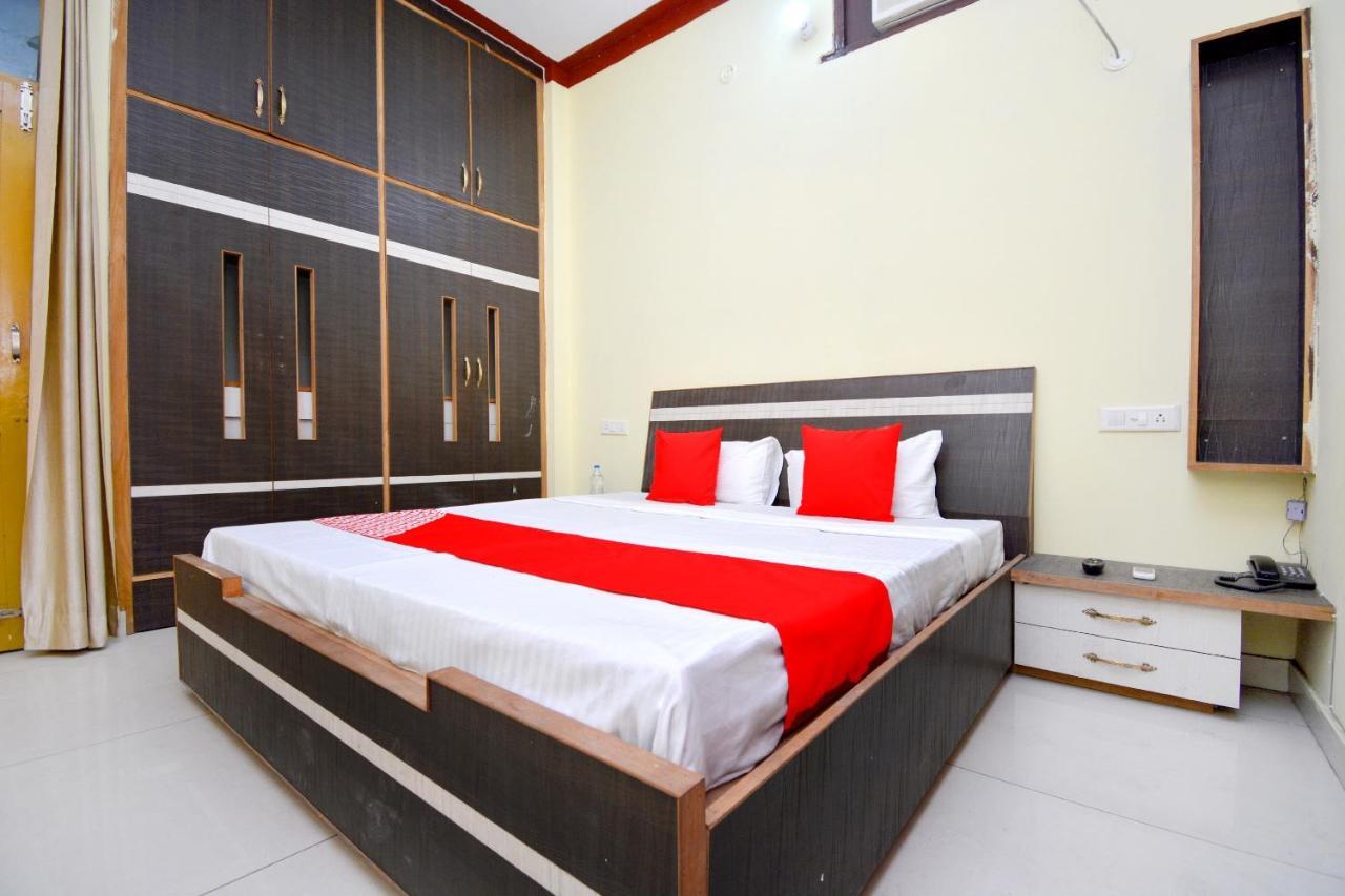 Oyo 40306 White House Otel Jalandhar Dış mekan fotoğraf