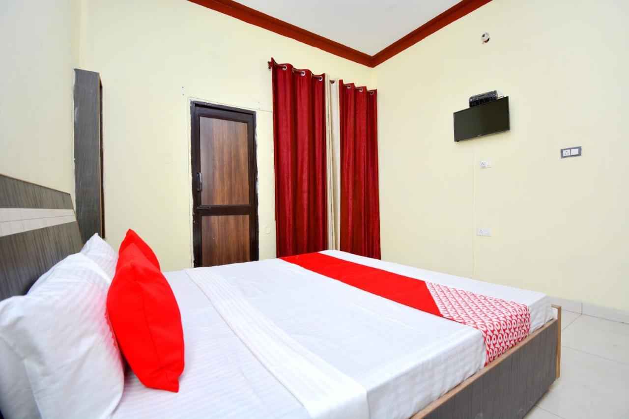 Oyo 40306 White House Otel Jalandhar Dış mekan fotoğraf