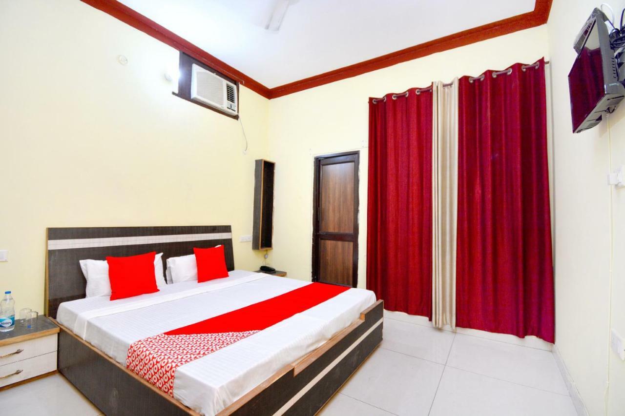 Oyo 40306 White House Otel Jalandhar Dış mekan fotoğraf