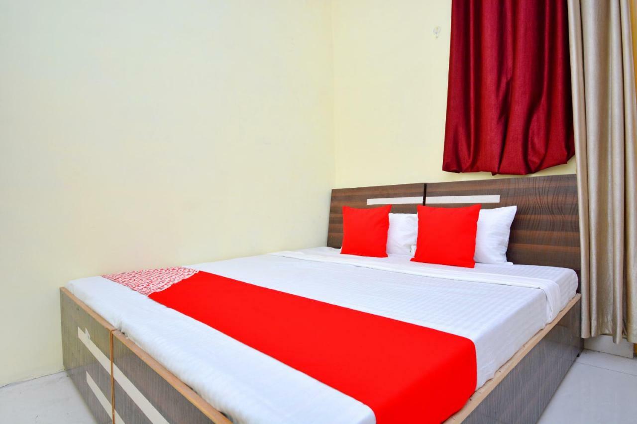Oyo 40306 White House Otel Jalandhar Oda fotoğraf