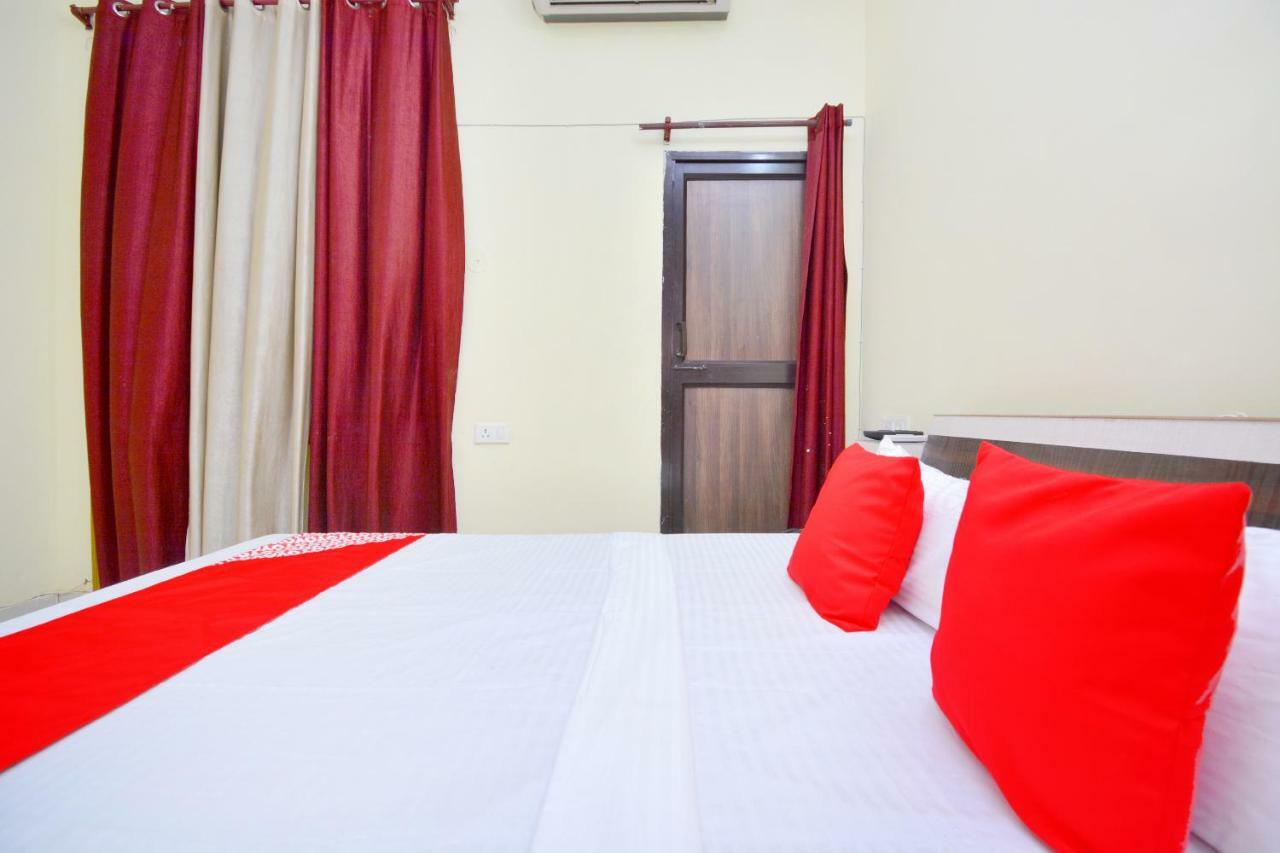 Oyo 40306 White House Otel Jalandhar Dış mekan fotoğraf
