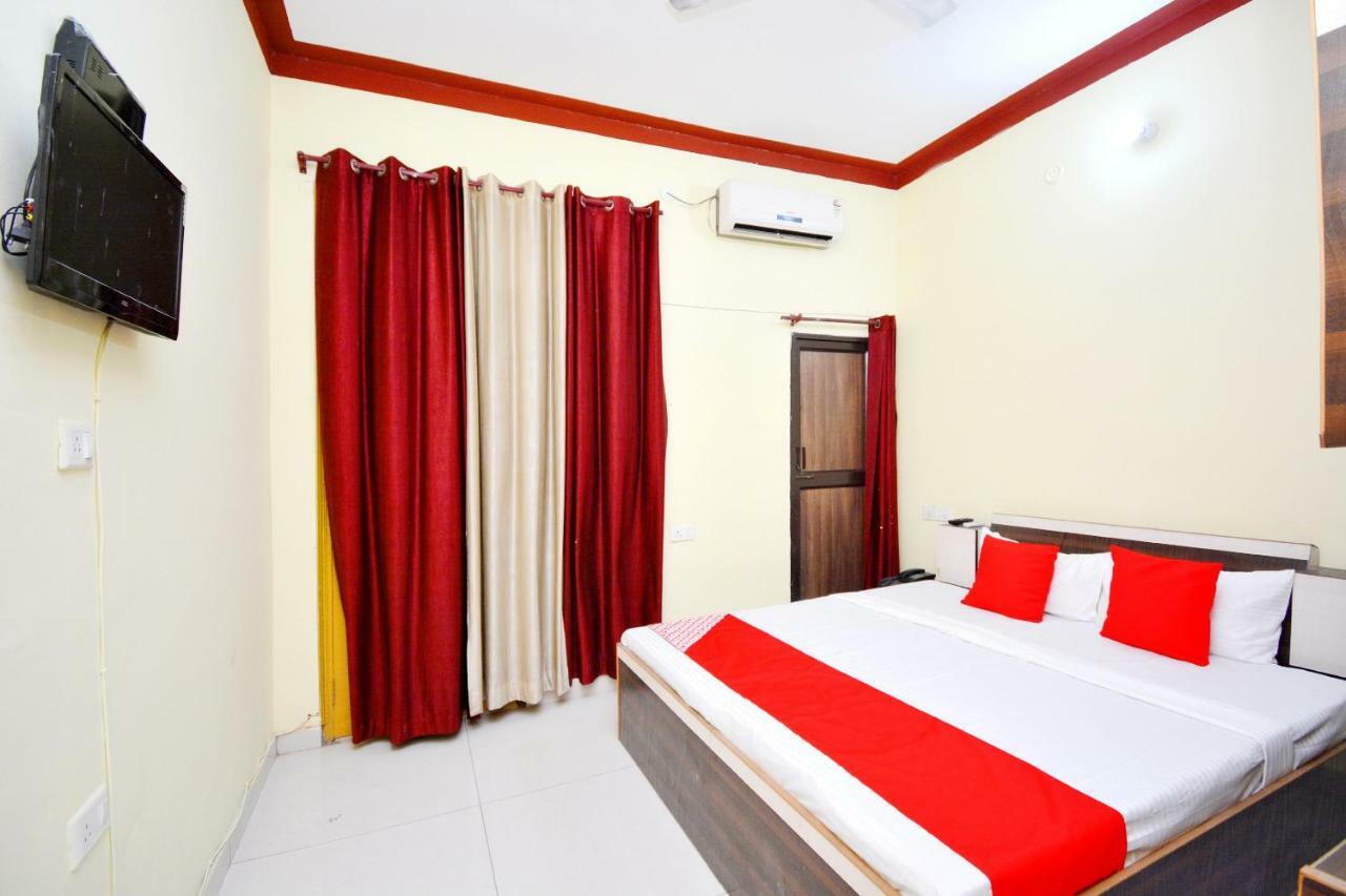 Oyo 40306 White House Otel Jalandhar Dış mekan fotoğraf